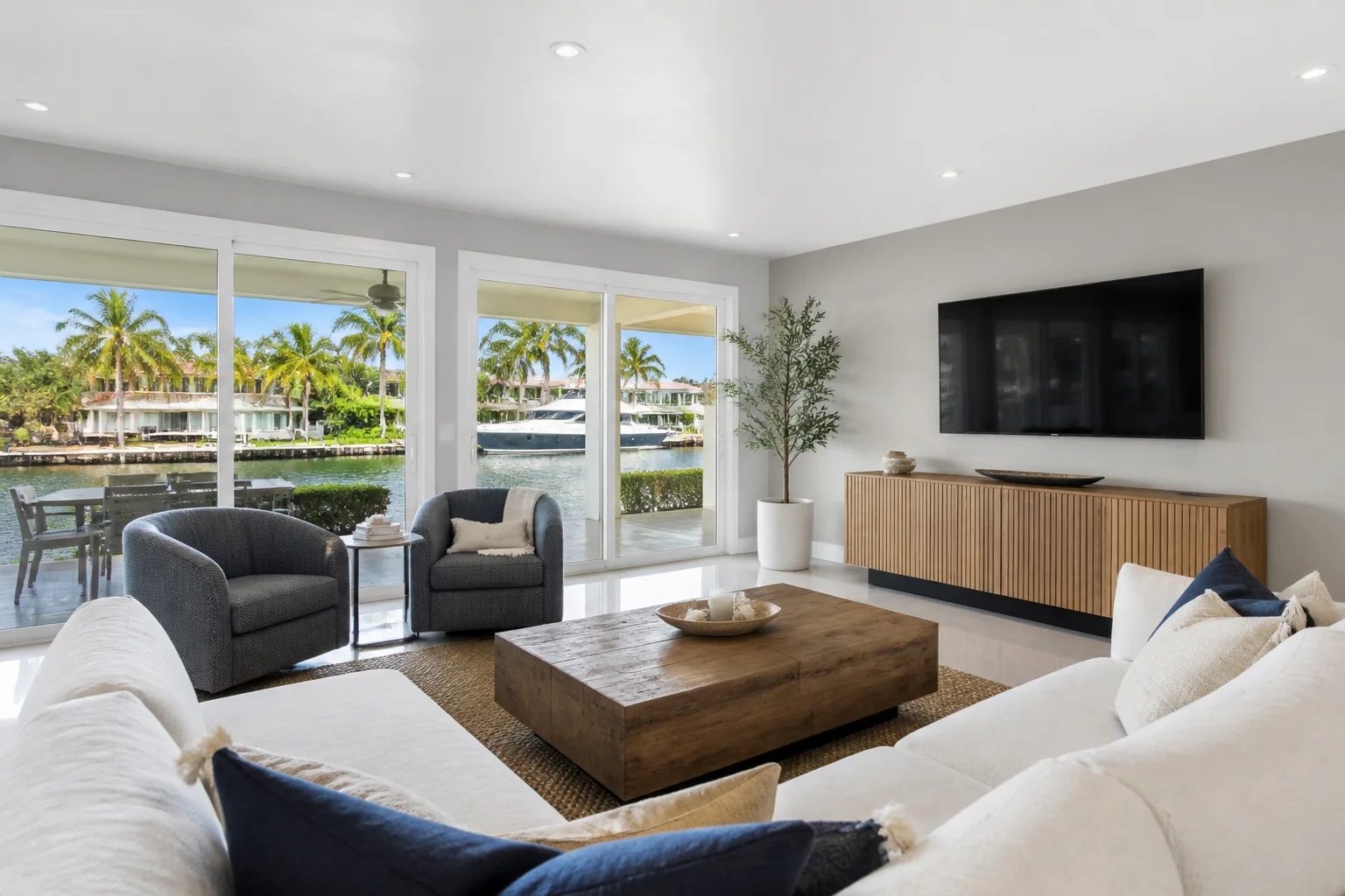 Waterfront vacation rental living room furnished for Fort Lauderdale, Florida STR